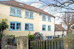 places to stay in Coombe