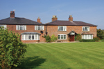places to stay in Farndon