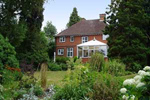 places to stay in Farnham