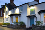 places to stay in Kenilworth    