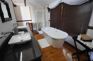 ponta luxury hotel