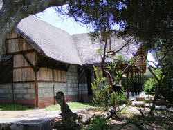 Nhanombe Lodge
