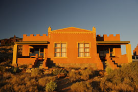 Namibia hotel - Desert Horse Inn Aus