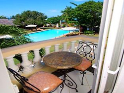 Alona Kew White Beach Resort Bohol