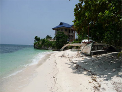 Villa Kaanit Beach Resort