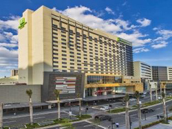 Holiday Inn and Suites Makati Manila
