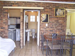 Africa Hide Away Guest Cottage