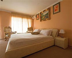 Sarabi Country Lodge Guest House