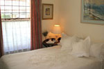 self catering simons town