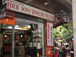 Four Sons Inn Bangkok