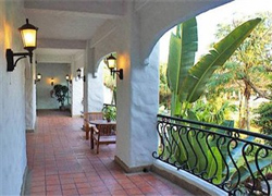 Palm Springs Lodge & City Resort