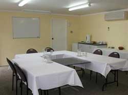 Airport Admiralty Motel