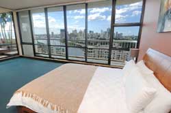 Central Hillcrest Apartment