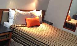 Coopers Colonial Motel