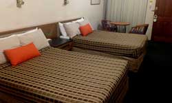 Coopers Colonial Motel