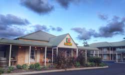 Coopers Colonial Motel