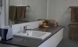 Coopers Colonial Motel