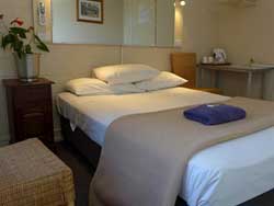 Kingsford Riverside  Inn