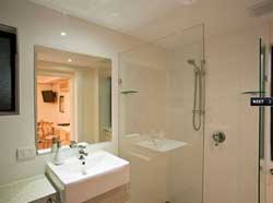 Quality Hotel Airport International