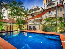 Quest On Story Bridge