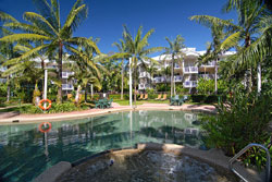 Australis Cairns Beach Resort