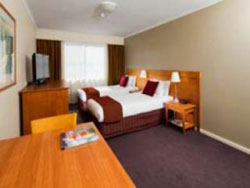 Saville Park Suites Hotel