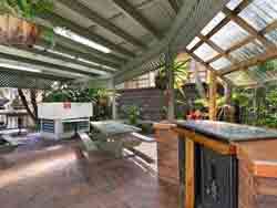 Alexander Holiday Apartments