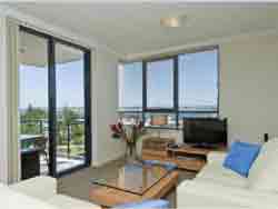 Aqualine Apartments On The Broadwater