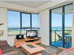 Aqualine Apartments On The Broadwater