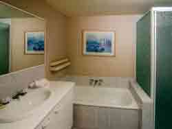 Bay Lodge Apartments