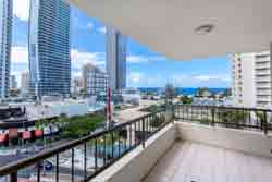 Breakfree Cosmopolitan