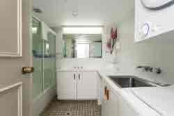 Breakfree Cosmopolitan