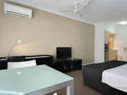 Chancellor Lakeside Apartments