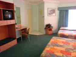 Runaway Bay Motor Inn