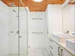 Surfers International Apartments