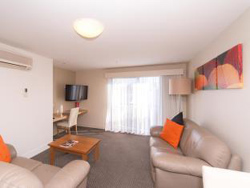 The Old Woolstore Apartment Hotel