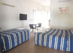Cool Palms Motel
