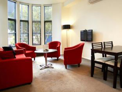 City Edge on Elizabeth Apartment Hotel-