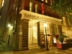 Metro Apartments On Bank Place