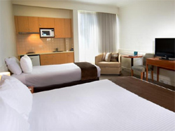 Quality Suites Beaumont Kew