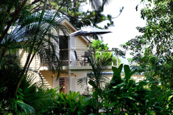 Port Douglas Cottage and Lodge