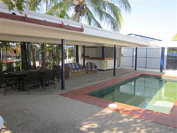 Cosmopolitan Motel and Services Apartments