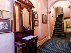 Victoria Court Hotel