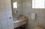 desert-sands-motel-palapye-08