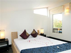 Frangipani Villa 90s Hotel