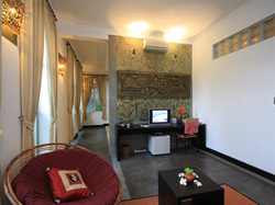 Frangipani Villa 90s Hotel