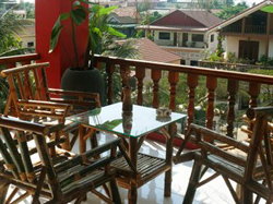 Sidewalk Never Die Hotel