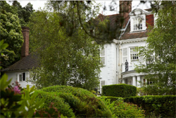 Woking  places to stay