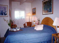 Belle Vue Cottage And  Suites