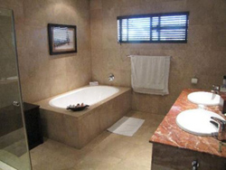 Cape Cross Lodge Skeleton Coast bathroom